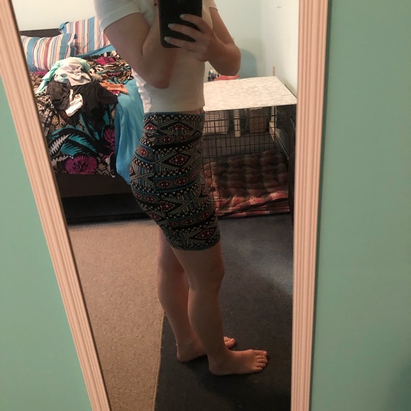 Patterned Mini Skirt - Picture 2 of 4